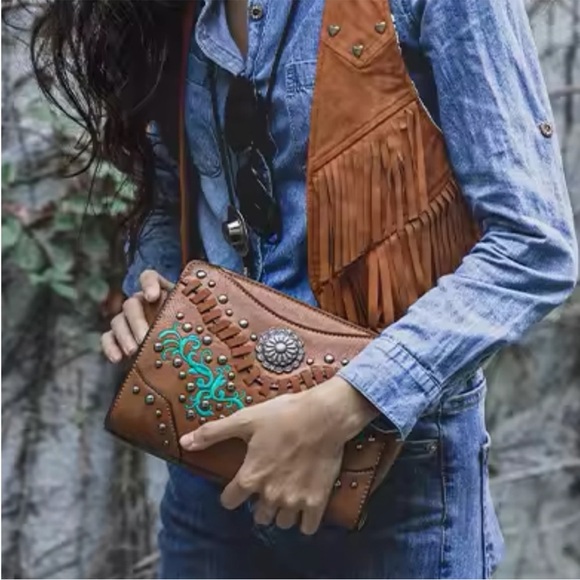 Embroidered Western Leather Bag - Picture 2 of 12